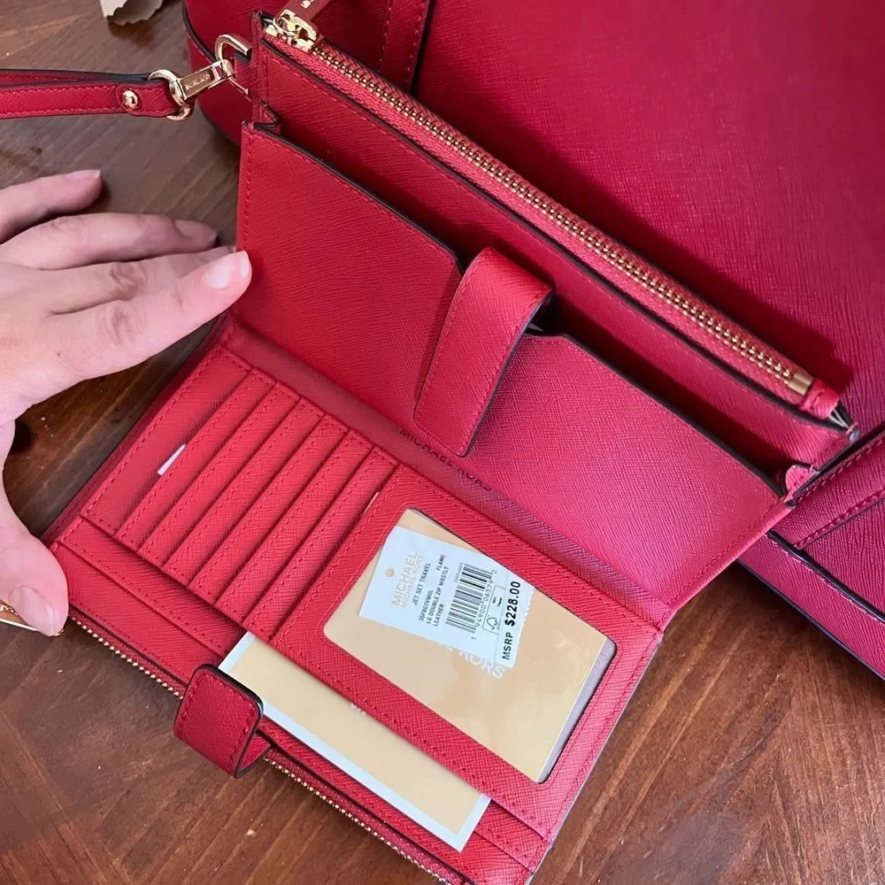 Michael Kors LG tote & wallet